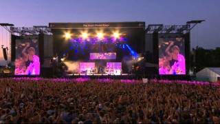 Rihanna - Cheers (Drink To That) - V Festival (August 21, 2011)