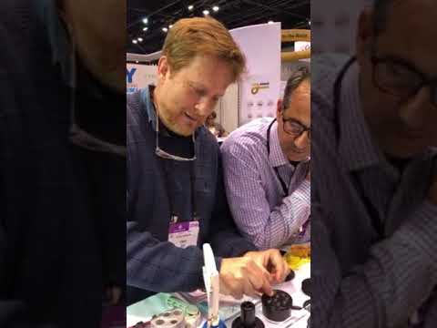 Anterior Veneer placement with heated composite in Spanish by Dr Seif Venezuela   #addent