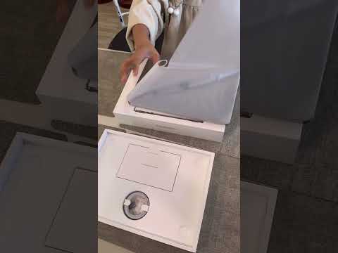MacBook Air 13.6” M2 Unboxing