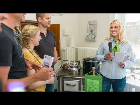 KRONE Kalender Oktober 2017 – Angela Schweingel