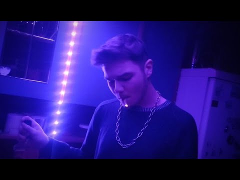 Młody Polak zwraca uwagę władz rapując "palę"