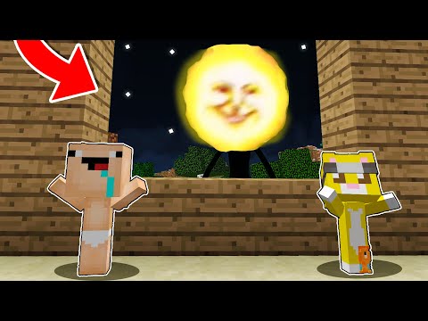 ESA NO ES LA LUNA... QUIERE ENTRAR A MI CASA en MINECRAFT 😰 🌖 BEBÉ NOOB NO MIRES LA LUNA