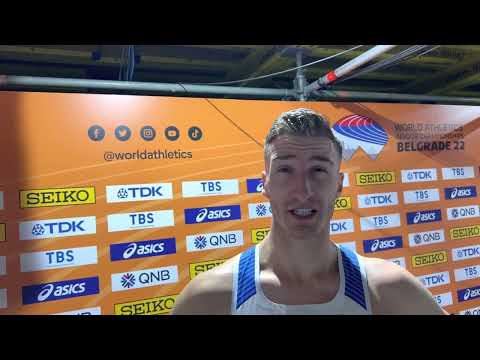 Marc Scott after kicking to win in 3k prelims at 2022 World Indoors