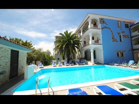 Dramma in piscina: bambino annega. La scoperta dei carabinieri. È successo in Sardegna, il piccolo a