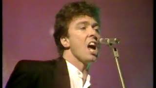 The Outfield - &quot;Voices of Babylon&quot; on Wogan  (1989)