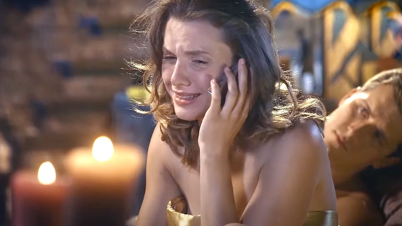 NOS BRAÇOS DE SEU AMANTE, ELA DESCOBRIU UMA TERRÍVEL VERDADE... Romance Proibido 2024