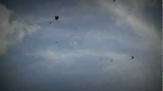 Download lagu layang-layang terbang melayang @ kepong mp3