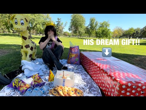 I SURPRISED MY TIKTOK CRUSH FOR HIS BIRTHDAY!!😱🥳