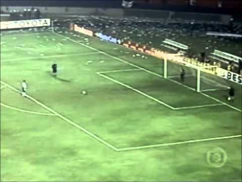 Histórico pênalti defendido por São Marcos na voz de José Silvério !!!1