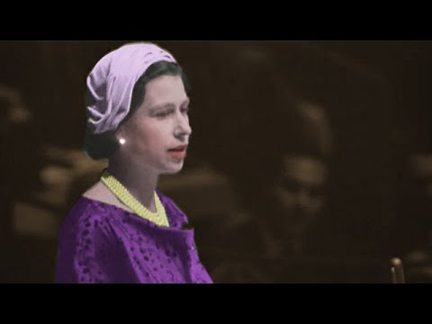 QUEEN ELIZABETH II   (1957)