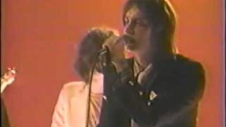 The Strokes-Meet Me In The Bathroom (Live @MTV 2002)