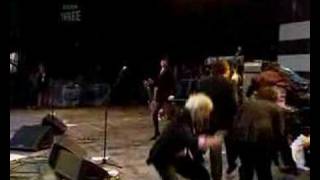 Rufus Wainwright sings &quot;Get Happy&quot; at Glastonbury 2007