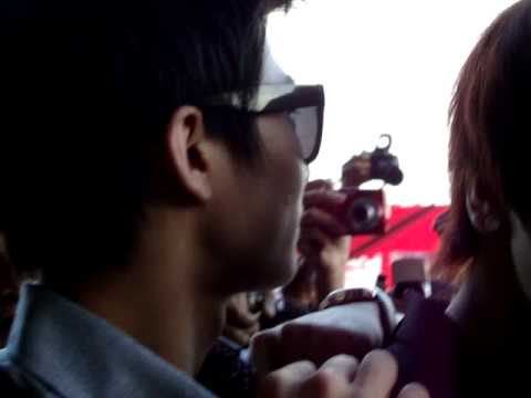 110603 FANCAM - X-5 arrived in Indonesia