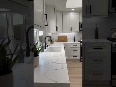 All white kitchen 🤌🥰 #luxuryhomes #homegoals #viral #orangecounty #aesthetic #kitchen