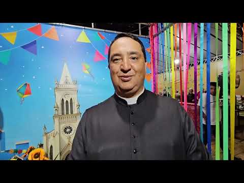 Festa de Santo Antônio começa com praça lotada e um cardápio cheio comidas típicas deliciosas
