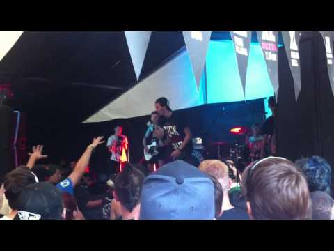 [EGxHC] Wolf Down - Stray from the path (Live @ Punk Rock Holiday 2014)