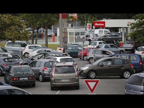 Frankreich: Wer tanken will, muss warten - economy