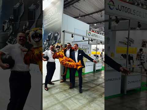Kemmler Tools at AMB 2024 – Stand Moments with Tiger Mascot