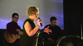 Marion Forbes Performs The Christmas Song
