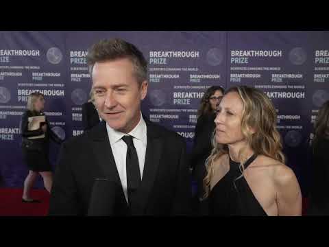 Edward Norton Red Carpet Interview: 2023 Breakthrough Prize Ceremony