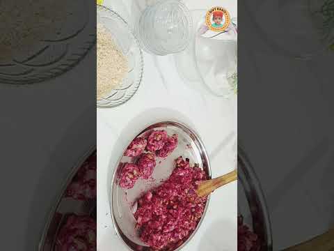 Beetroot bread roll|