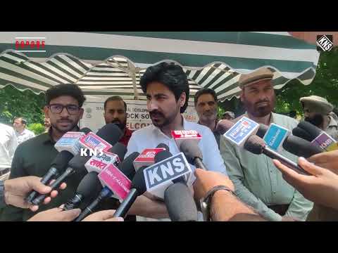 We held a detailed discussion on Tarzoo's welfare, infrastructure and sanitation issues. The participants presented their views in a well-organized manner, and on behalf of the administration, I assure them that work on these issues will be taken forward: DC Baramulla S.F. Hamid.