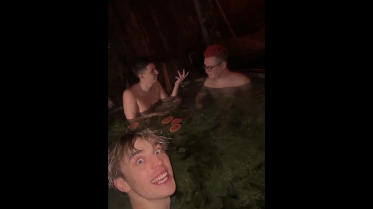 ВЛАД А4, ГЛЕНТ и КОБЯКОВ ОТКИСАЮТ 🥵#а4 #глент#кобяков #владбумагаа4 #смешныевидео