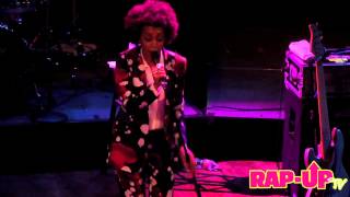 Solange Performs 'Looks Good With Trouble' Live in L.A.