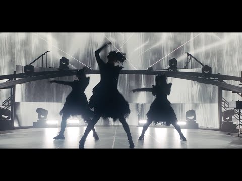 Videoclip de MAYA — BABYMETAL