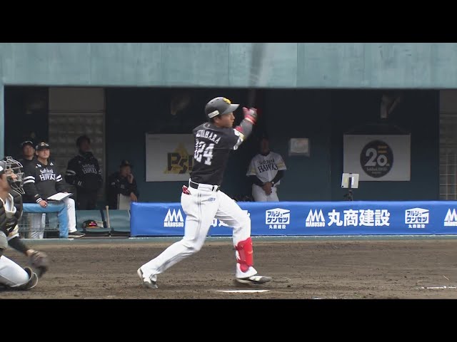【春季キャンプ】A組抜擢のチャンス生かした!! ホークス・桑原秀侍が2点タイムリー3ベースヒットを放ち、紅白戦で3打点の活躍!!  2025年2月15日 福岡ソフトバンクホークス