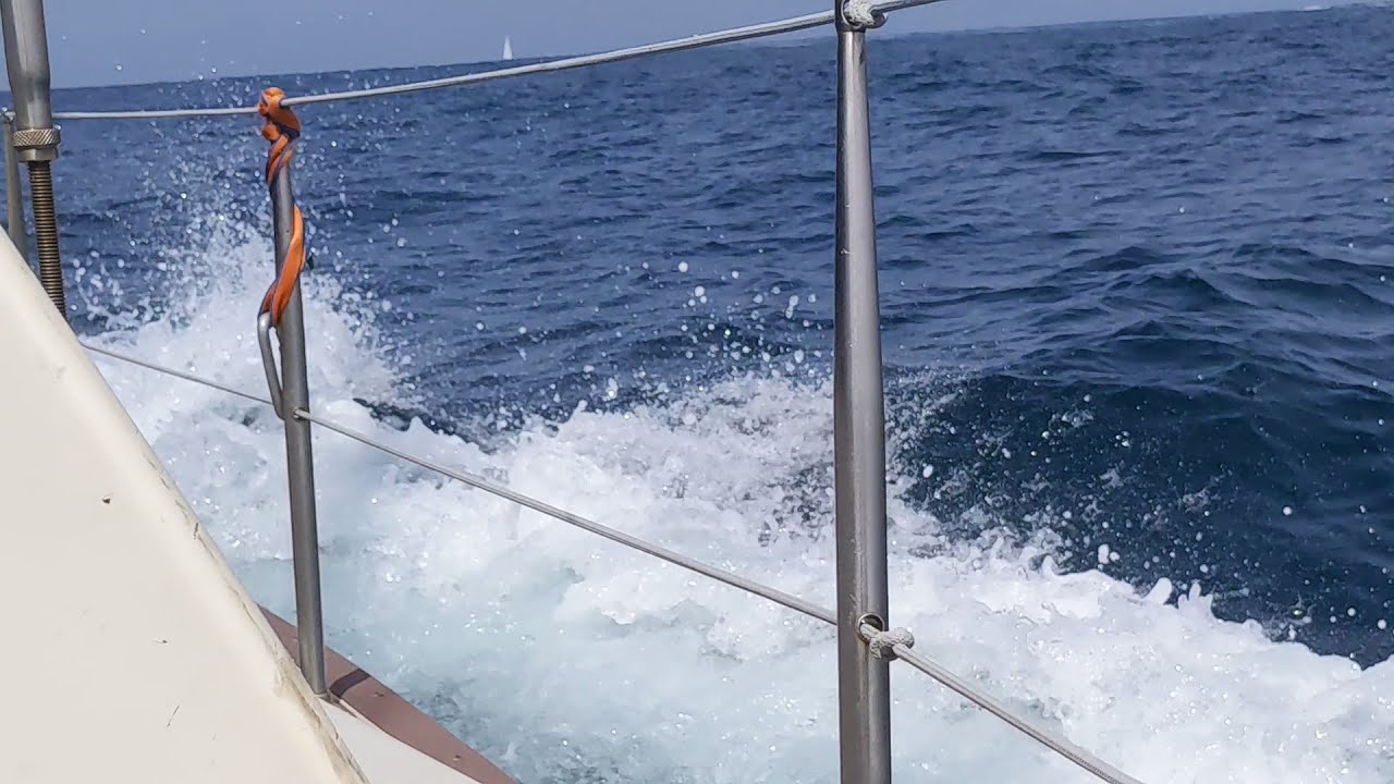 Same sail different feelings. Crossing Cape Espichel.