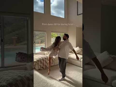 First Dance Lift for Daring Brides #shorts #wedding #weddingdance #bride #weddingdance #groom #love