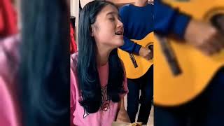 Download lagu Kumpulan Nyanyi Bareng Musisi Jalanan (Part 1-9) – Suara, Harmoni, dan Kebersamaan! mp3