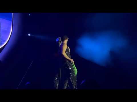 RBD - Futuro Ex - Novio / Qué Fue Del Amor (Soy Rebelde Tour DVD) En Vivo