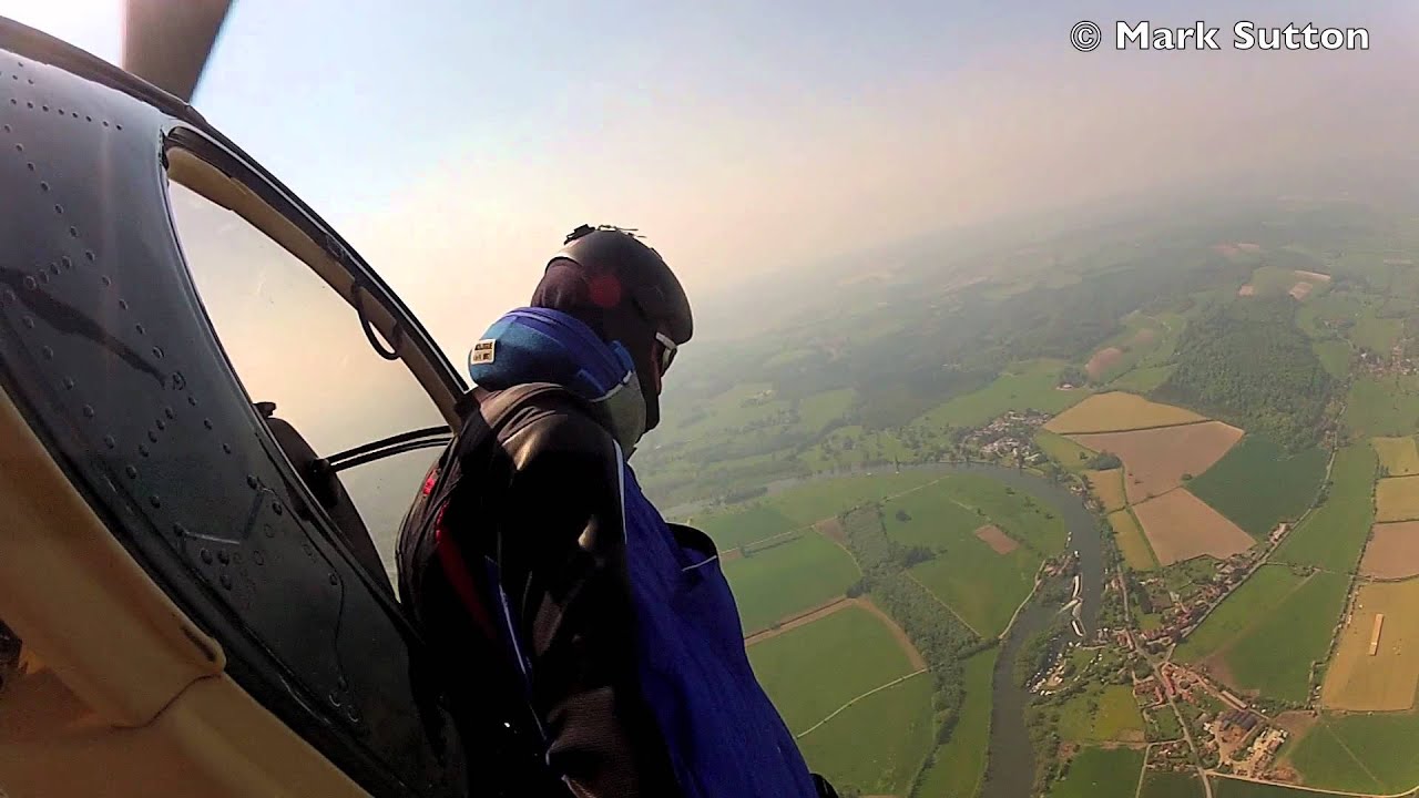 Gary Connery's Wingsuit Landing without using a Parachute