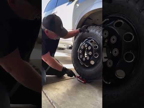check out this TracJack with the roller attachment 😉...#tools #construction #mechanic #tire