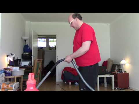 MongoTV_2539 - Støvsuger i Stuen og Snakker