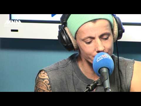 MNM: K's Choice covert Christina Aguilera