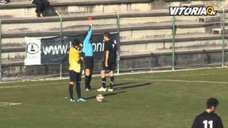 preview picture of video 'Juvenis do Vitória venceram Padroense por 1-0'