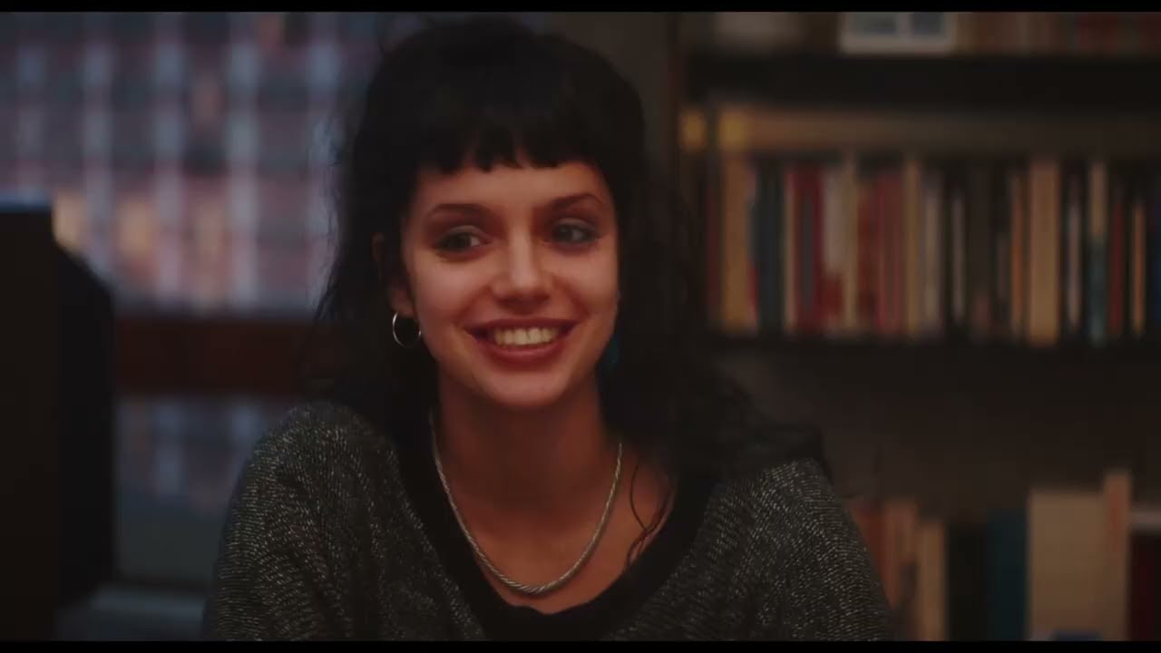 Miniature de la vidéo LES PASSAGERS DE LA NUIT de Mikhaël Hers - Bande-annonce - au cinéma le 4 mai du film Les Passagers de la nuit