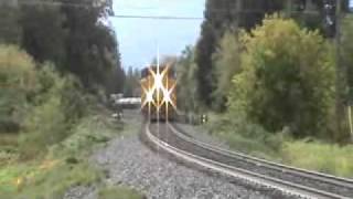 preview picture of video 'Union Pacific Freight Train  at Mt Shasta Oct 2011'