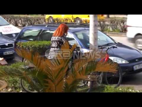 Ora News – Beteja e grave, njihuni me vajzën që punon 6 vjet si kamariere