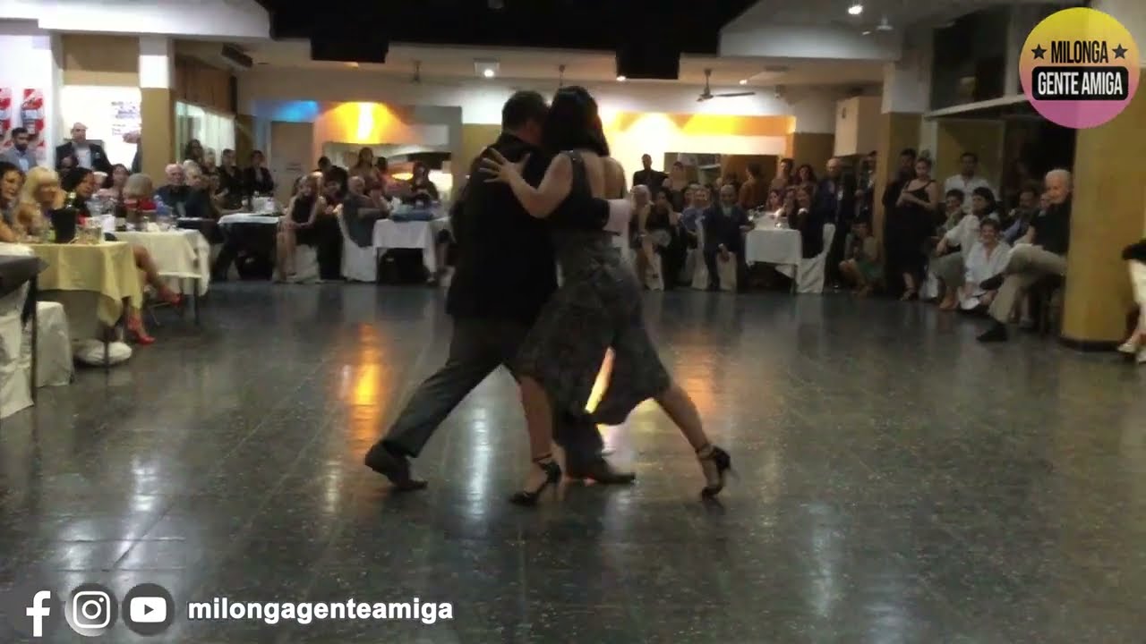 Hernan Alvarez Prieto y Daniela Barria  en Milonga Gente Amiga 2022 - 2 de 3