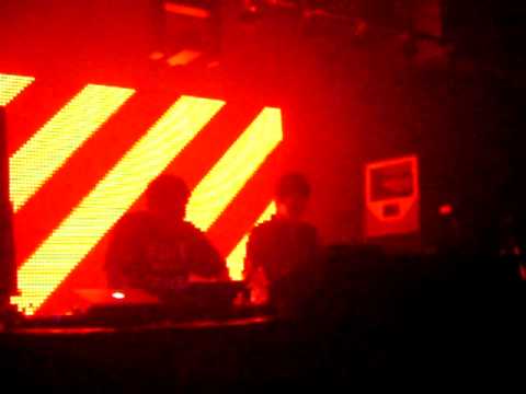 Masashi Hisataka playing Highlight(original mix)2010.07.18 2E2L@WOMB