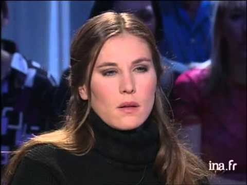 Interview sampler with Mathilde SEIGNER - INA Archive