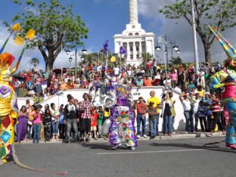 Fernando Villalona - Baila en la calle (Carnaval)