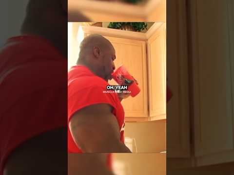 How Many Protein Scoops Does Ronnie Coleman Take? 🤯 #shorts