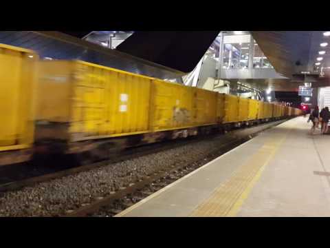 66015 passing through Reading with Binliner