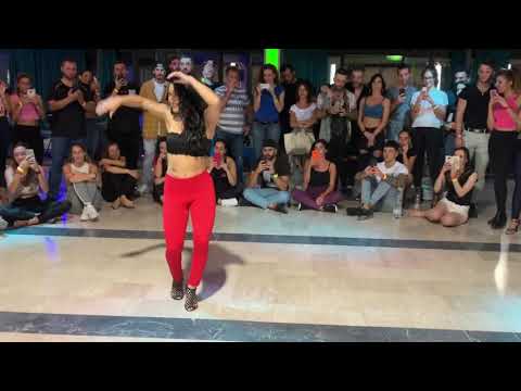 KIKE Y NAHIR  - Sweet But Psycho djtronky (Rome ITALY )