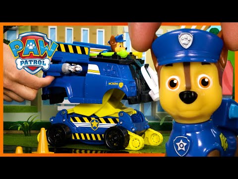 Chase and The Pups Clear a Traffic Jam 🚦- PAW Patrol - Toy Pretend Play Rescue for Kids